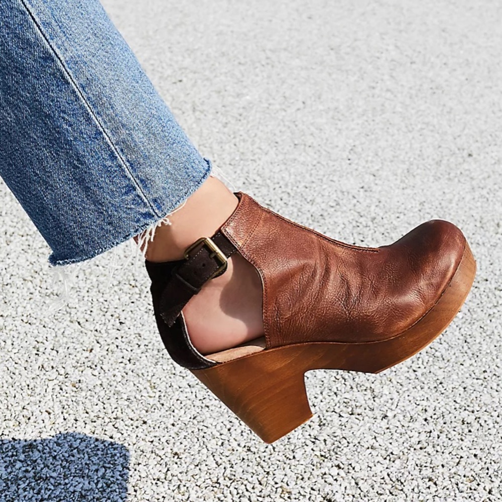 Free People  | Amber Orchard Brown Leather Clog 39